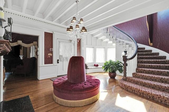 5872266_web1_ptr-boggsmansion-3-020423
