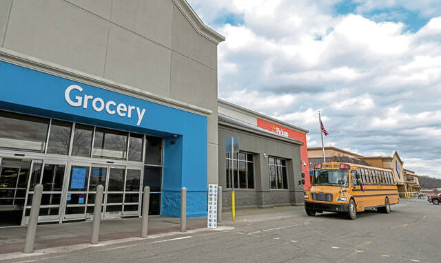 5873500_web1_vnd-akgrocerybus1-021623