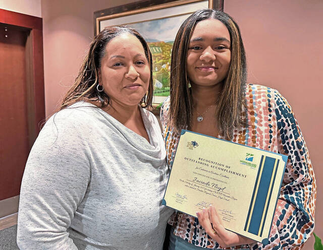 5887406_web1_gtr-CollegeInHS-020923