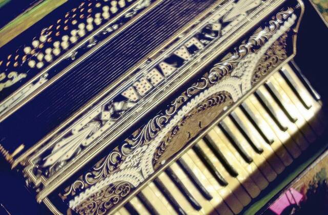 5887810_web1_Accordion