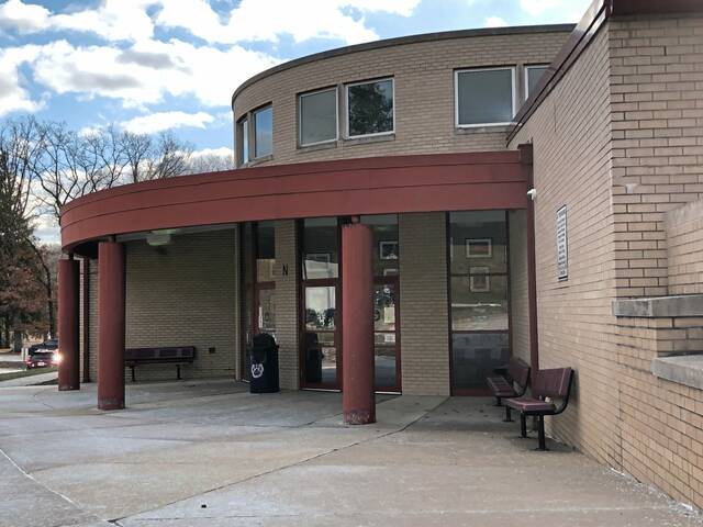 5888234_web1_WEB-franklinregional-middleschool