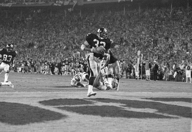 5892985_web1_ptr-steelersbowls011