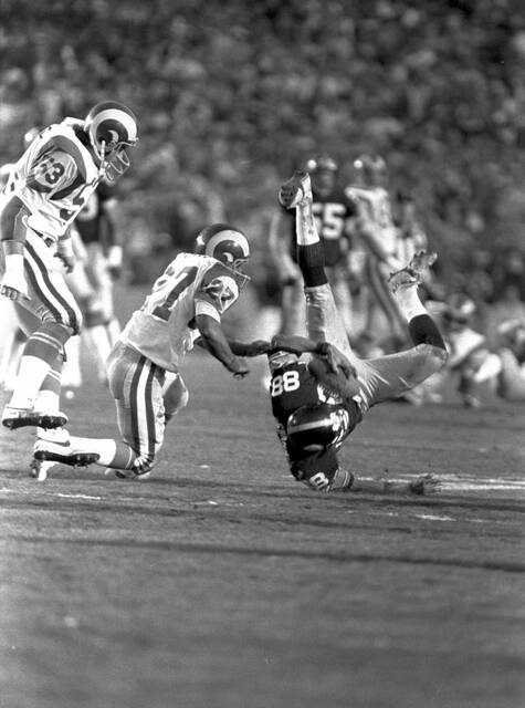 5892985_web1_ptr-steelersbowls014