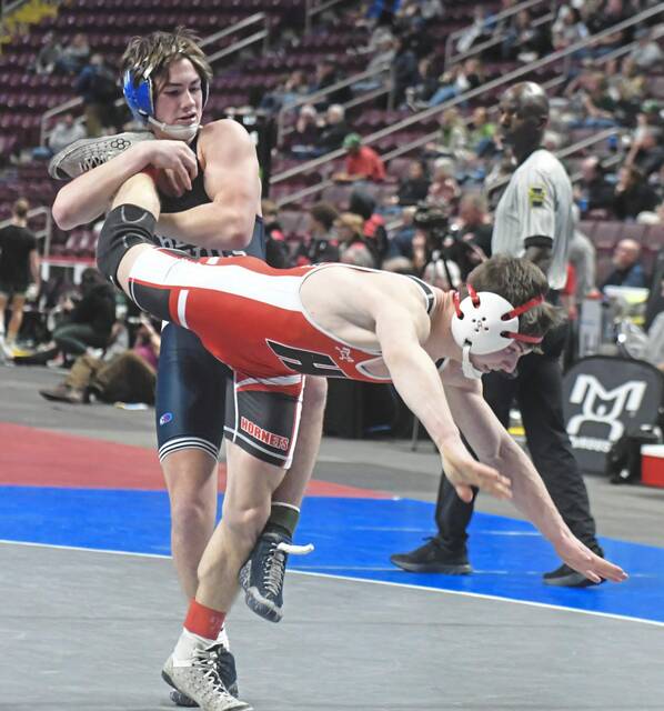 Burgettstown gets WPIAL in win column at PIAA team wrestling championships