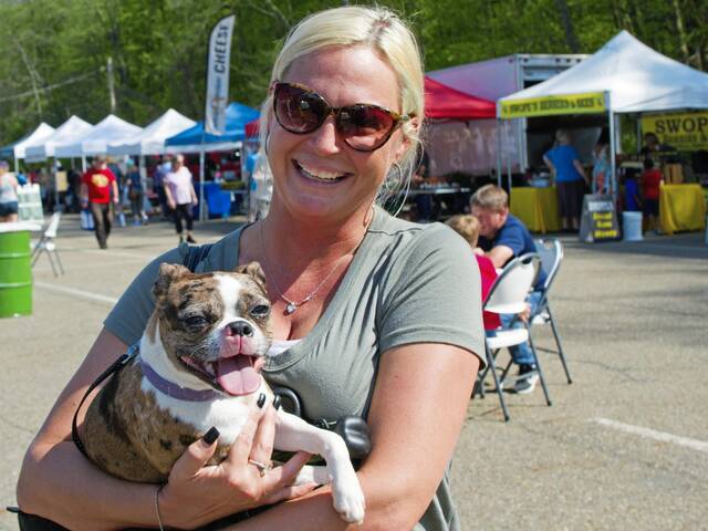 5903936_web1_bp-farmersmarket-052622-3