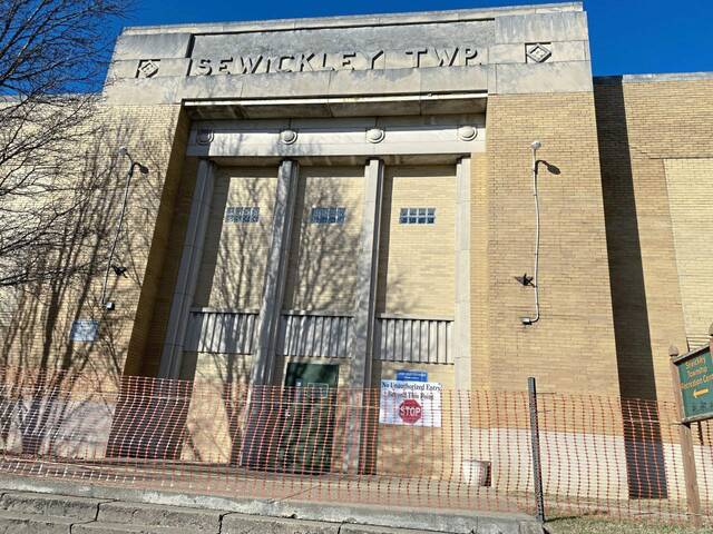 5904375_web1_gtr-SewickleyTwpRecCenter