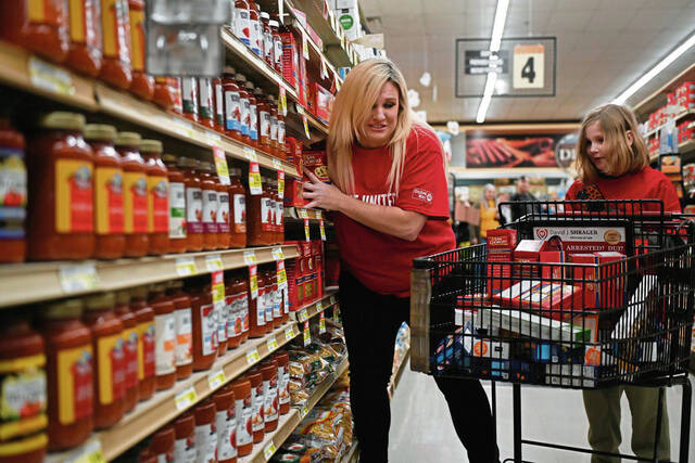 5927756_web1_gtr-FoodBankSpree004-022323