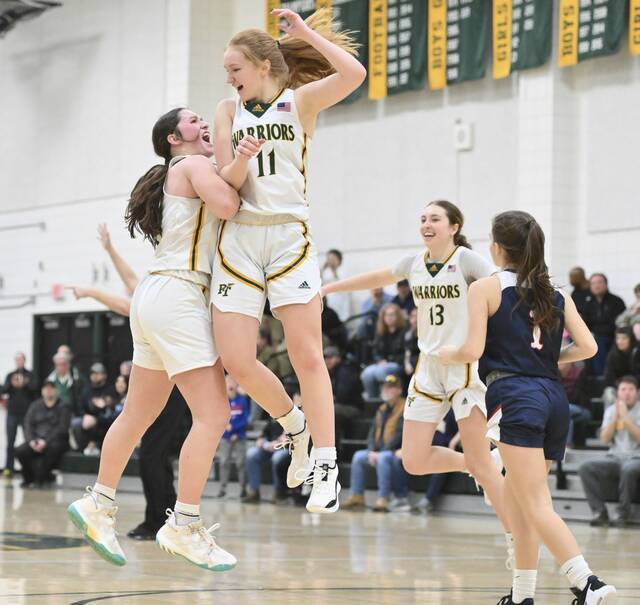 Penn-Trafford scores in final seconds to beat Shaler for 1st playoff win since 2015