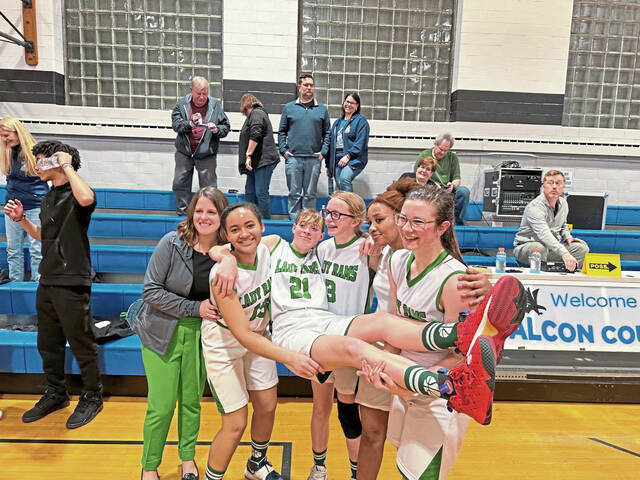 Despite shorthanded roster, Redeemer Lutheran’s ‘Fab 5’ found success