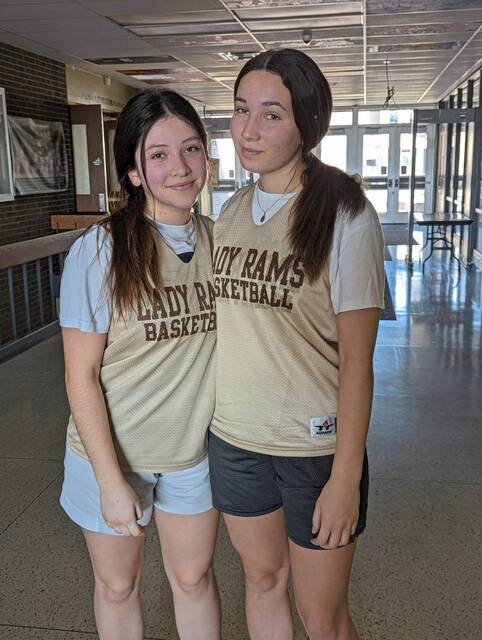 Exchange students from France, Chile savor Highlands girls basketball playoff run