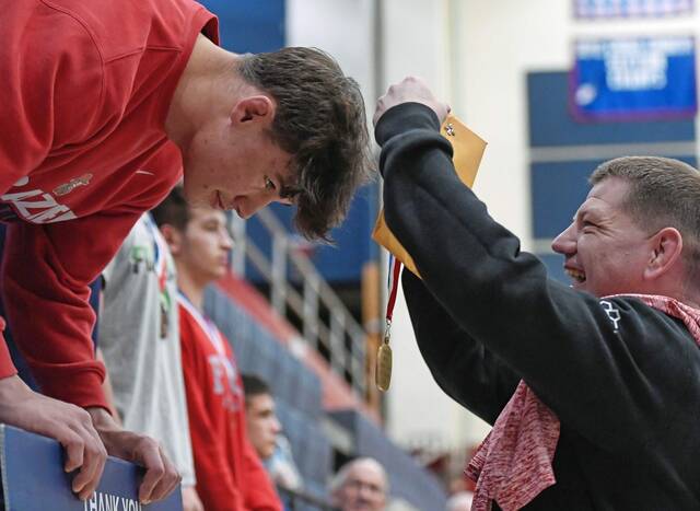 Frazier’s Lawrence emerges with 189-pound title at Class 2A Southwest Regional
