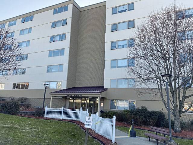 5989703_web1_Irwin-Manor