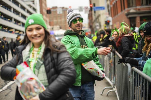 5993906_web1_ptr-StPatricksParade12-031223