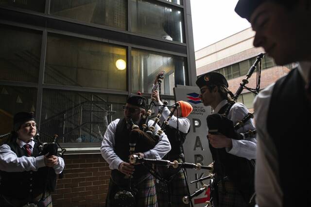 5993906_web1_ptr-StPatricksParade17-031223