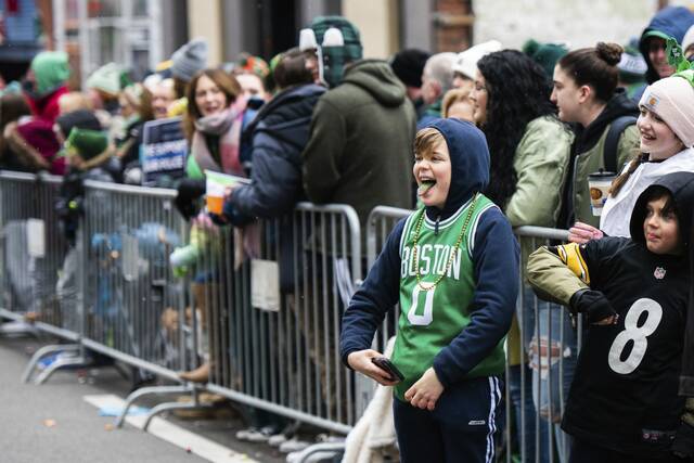 5993906_web1_ptr-StPatricksParade22-031223
