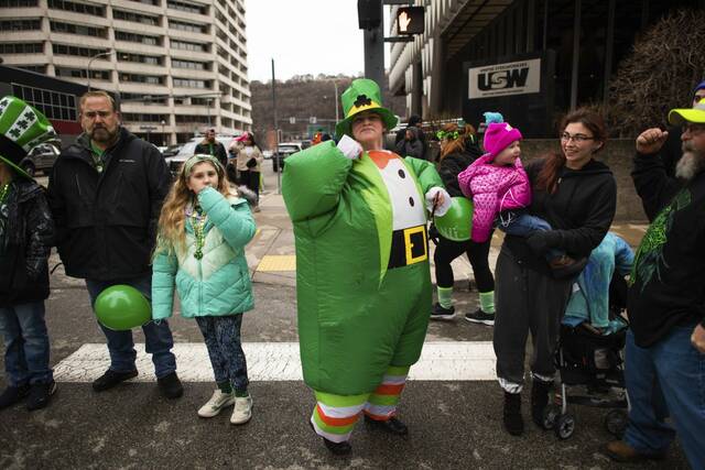 5993906_web1_ptr-StPatricksParade4-031223