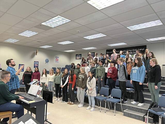 6005146_web1_Chorus4
