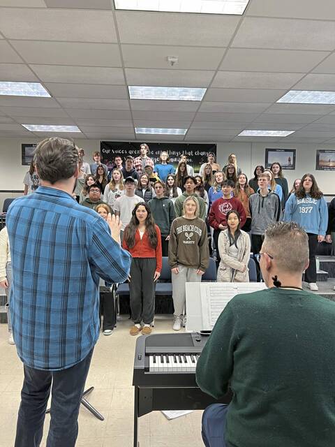 6005146_web1_chorus3