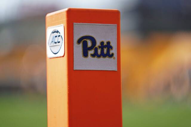 6008470_web1_gtr-PittFB15-041421