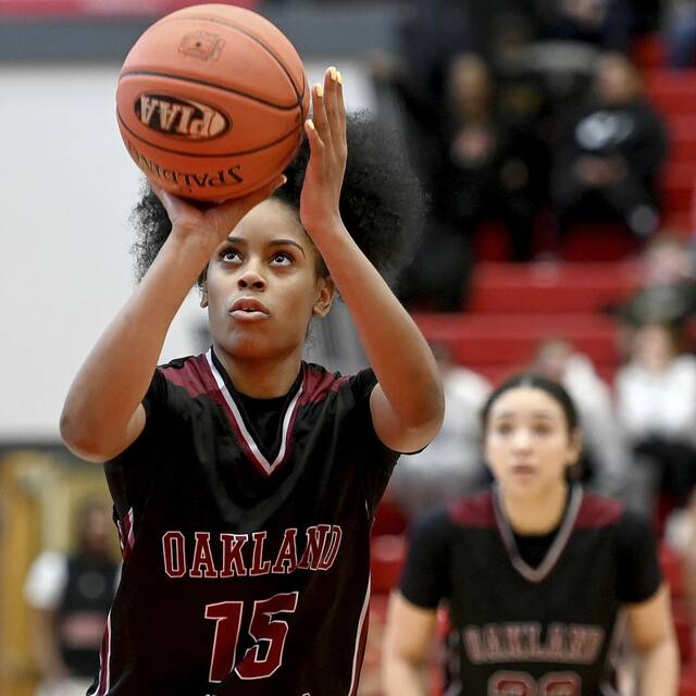Late free throws the difference as Oakland Catholic gets by McKeesport