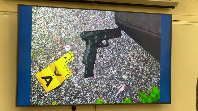 6036187_web1_kennywood-gun