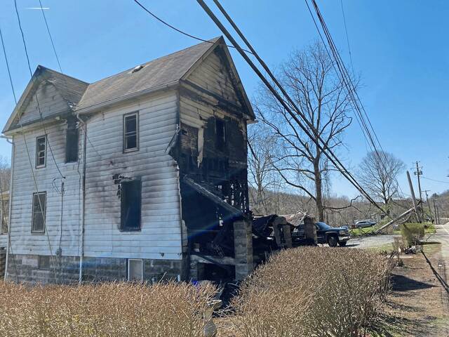 6040114_web1_gtr-manorfire