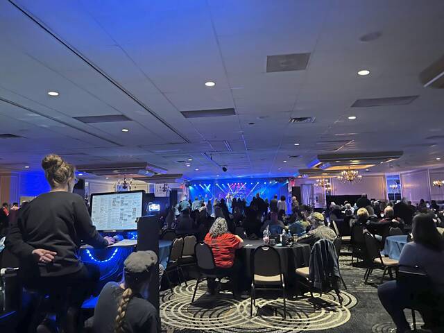 6041707_web1_Coleen-Fleischman-works-light-board