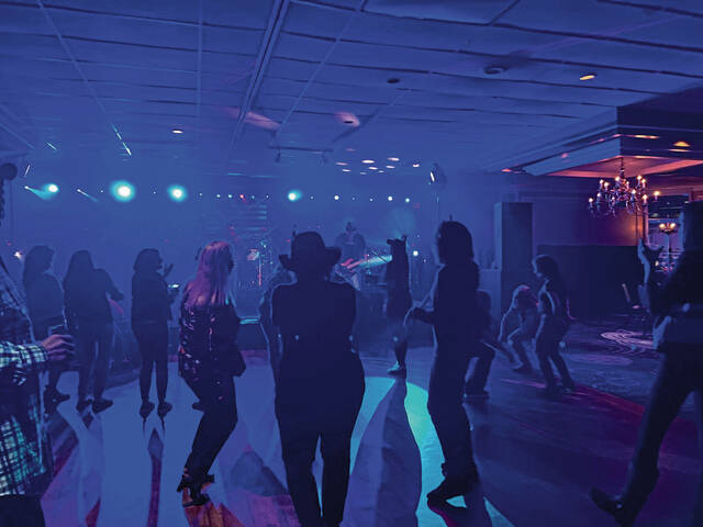 6041707_web1_Kathy-Peindl-dances