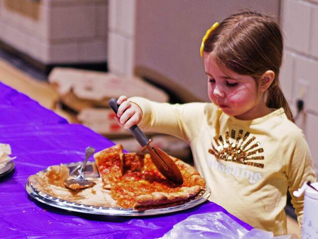 6043932_web1_bp-pizzaforcause-042723-3