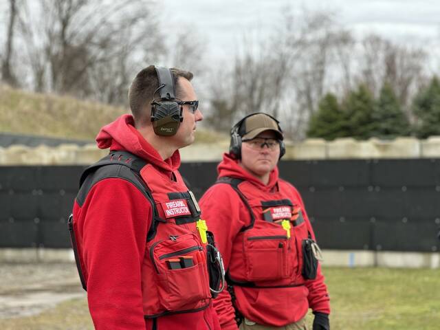 6054328_web1_firearms-range-instructor