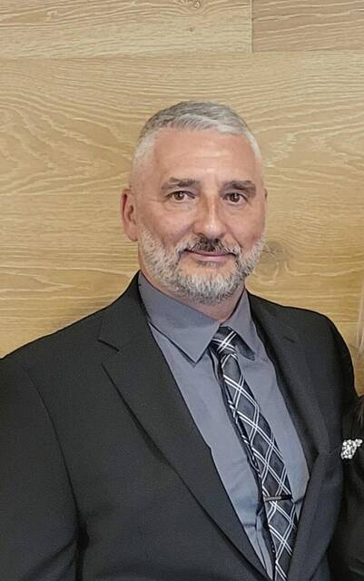 6036424_web1_shr-bwschoolboard3-042723