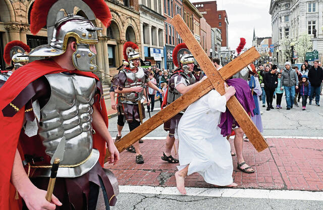 6052820_web1_gtr-lo-WayOfCross011-040823