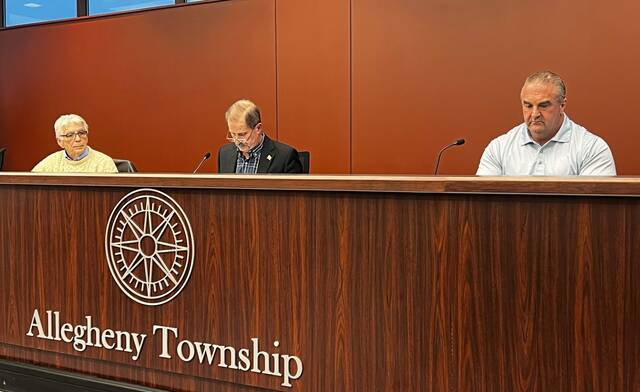 6063756_web1_vep-RecycleTownHall-040423-3