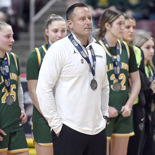 Blackhawk basketball coach Steve Lodovico took job ‘for a year,’ resigns 18 seasons later after building WPIAL powerhouse