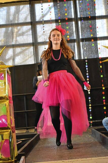6065108_web1_runway3