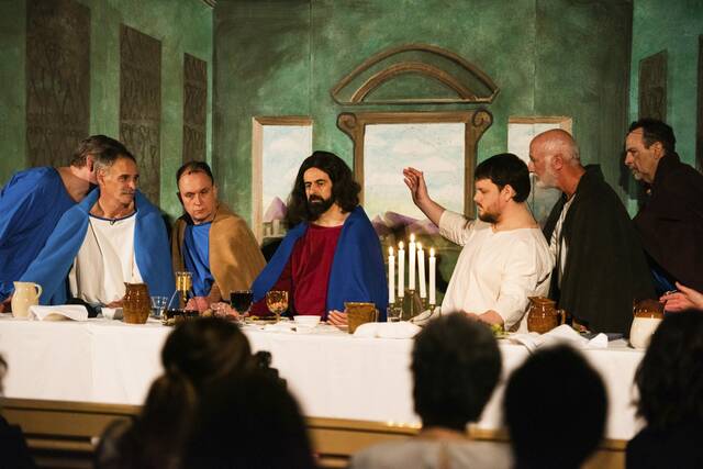 6076658_web1_gtr-lo-LivingLastSupper4-040723