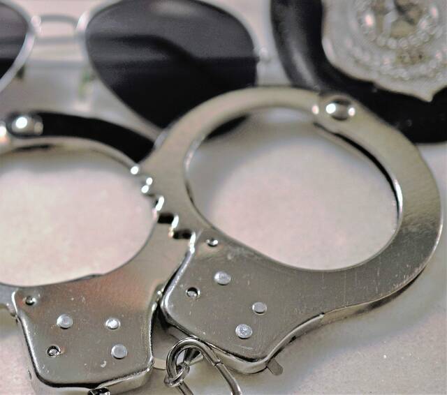 6087217_web1_web-handcuffs-A