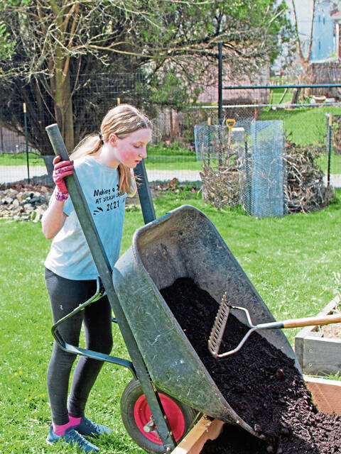 6091880_web1_pal-veronacommunitygarden-042023-2