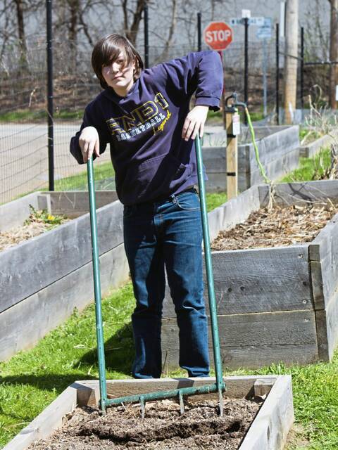 6091880_web1_pal-veronacommunitygarden-042023-4