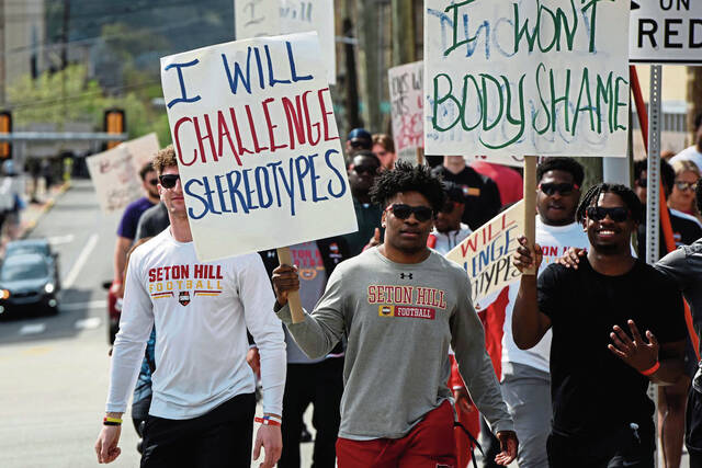 6096783_web1_gtr-walkamile007-042422