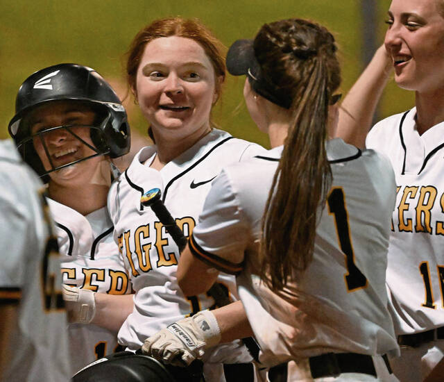 North Allegheny notebook: Tigers softball falls to No. 4 Norwin