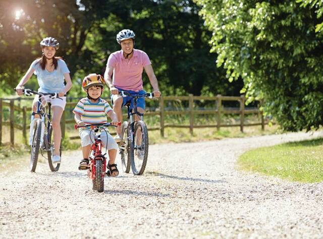 6098089_web1_Biking