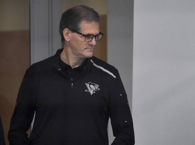 Penguins' Ron Hextall, Brian Burke fired after missing NHL playoffs