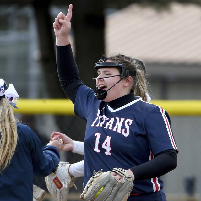 Trib 10: New teams take top spots in baseball, softball power rankings