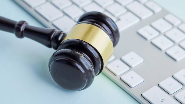 6133072_web1_gavel-stock-4