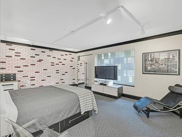 6144781_web1_PTR-MirrorHouse-9