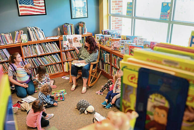 6155754_web1_gtr-NorwinLibrarian002-042723