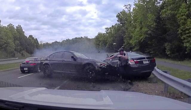 6160987_web1_ptr-CopHighwayCrash-050423 6160987_web1_ptr-CopHighwayCrash-050423