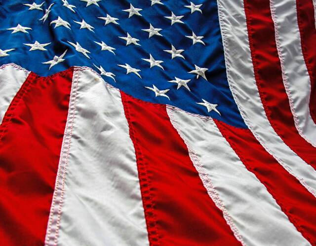 6165158_web1_web-flag11
