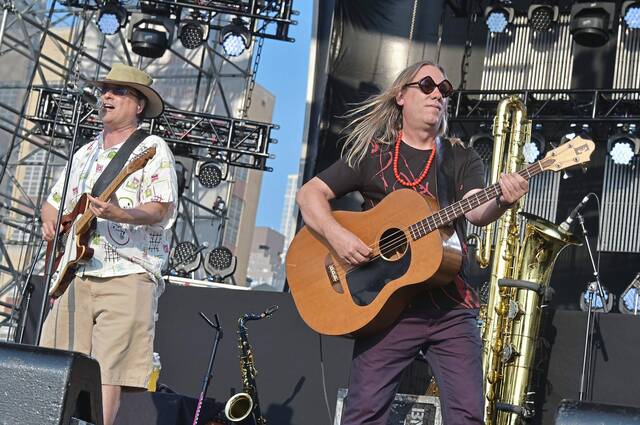 6166022_web1_ptr-violentfemmes-050523